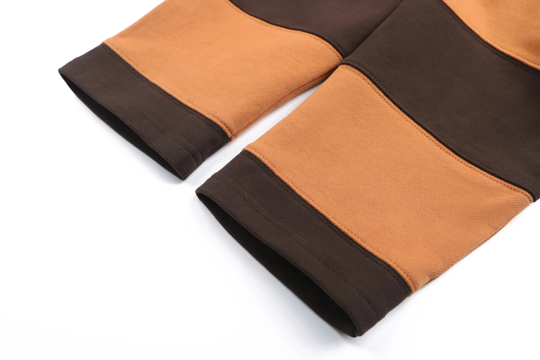 AP Acne Studios 26SSRetro leather lapel contrast striped sweatshirt ●Authentic 5469 purchased and developed ●Custom dyed double-ply terry sweatshirt material ●Exquisite technical leather ●Template embroidery ●Fabric fermentation wash ●Customized 1:1 leather tag ●Customized 1:1 buttons ●Customized 1:1 trademark ●Loose fit ●Size: S M L XL ●Style number: 26231/4B#30